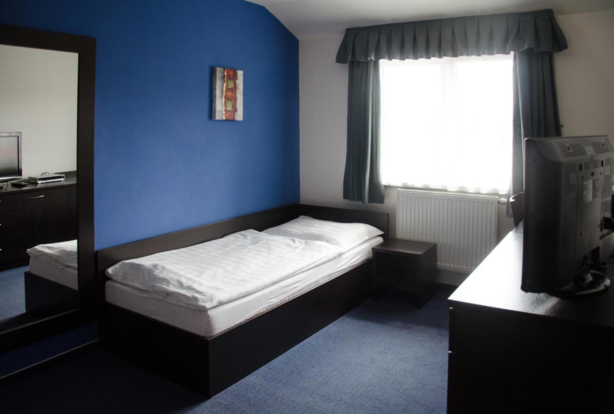 Žiar nad Hronom Garni Hotel Fellini חדר תמונה