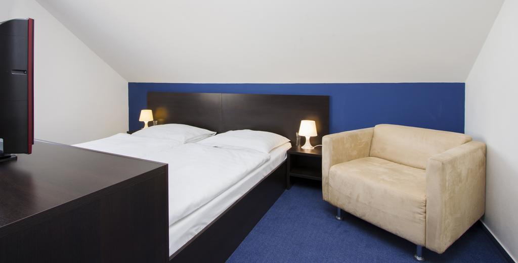 Žiar nad Hronom Garni Hotel Fellini חדר תמונה