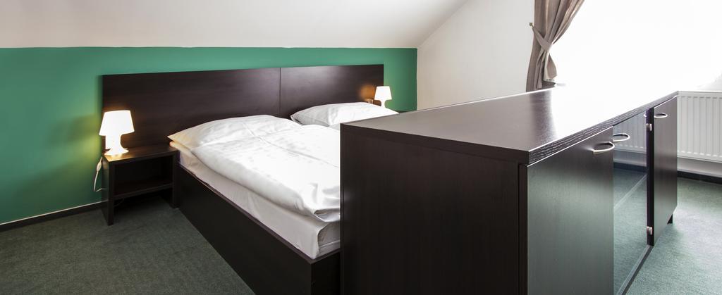 Žiar nad Hronom Garni Hotel Fellini מראה חיצוני תמונה
