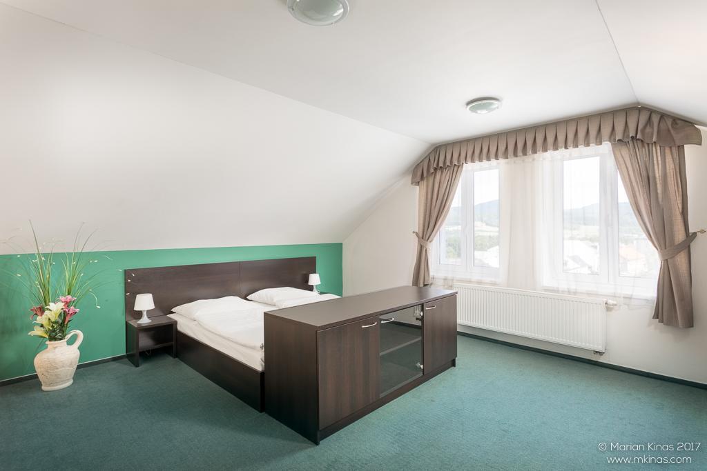 Žiar nad Hronom Garni Hotel Fellini מראה חיצוני תמונה