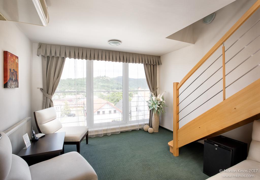 Žiar nad Hronom Garni Hotel Fellini מראה חיצוני תמונה