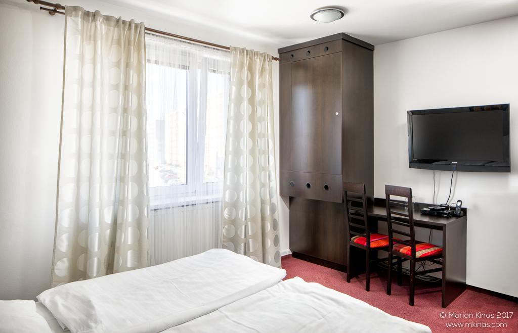 Žiar nad Hronom Garni Hotel Fellini מראה חיצוני תמונה